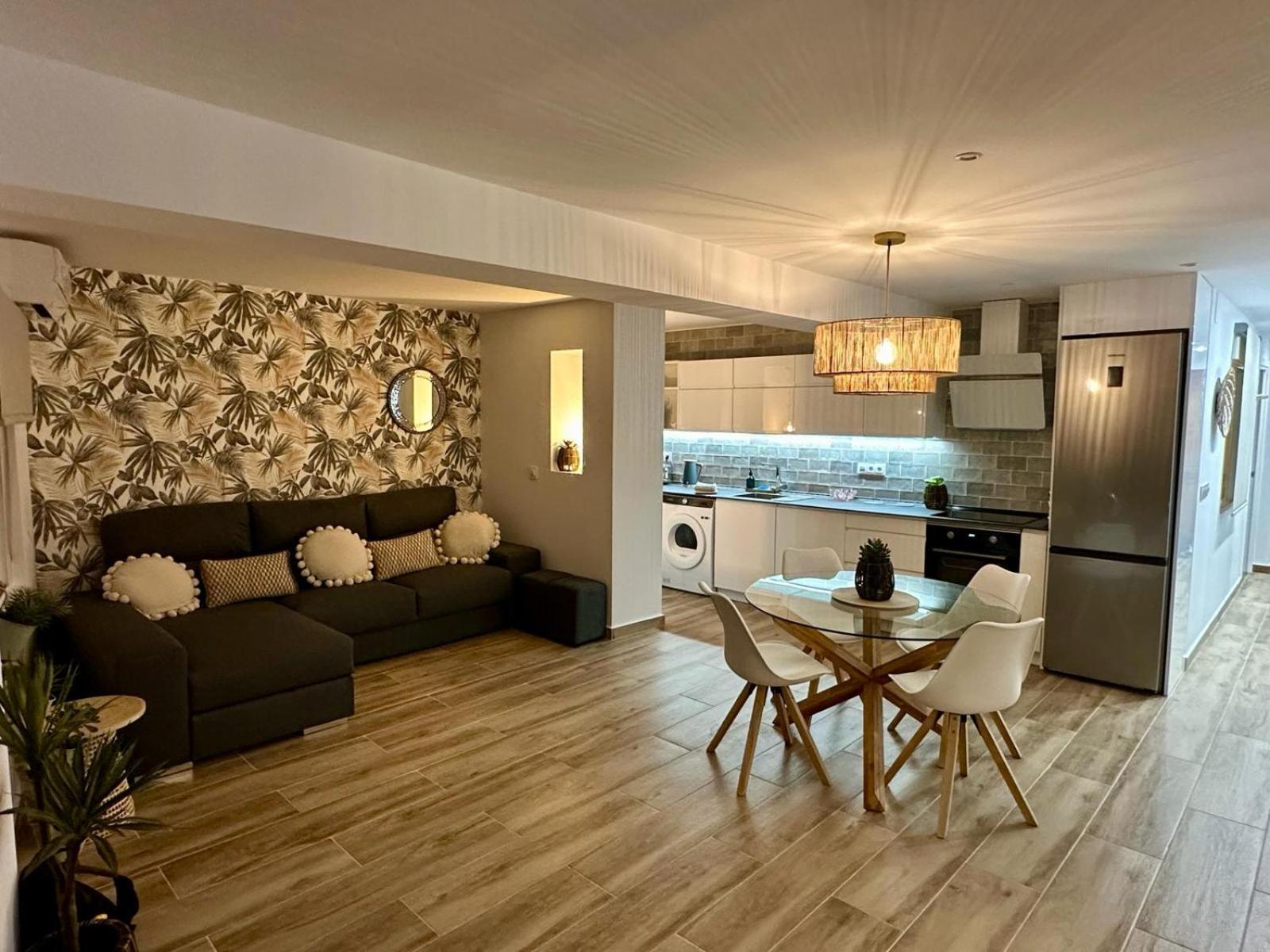Waterfront 3 Bed Apartment, 90M From The Beach Platja de Larenal Eksteriør bilde